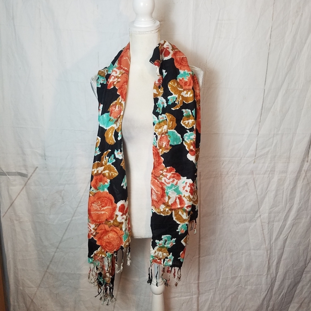 Floral Patterned Scarf - Picture 4 of 9